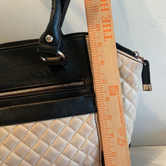 Nine West bag double handle satchel shoulder bag tan quilted look detail - Picture 8 of 16